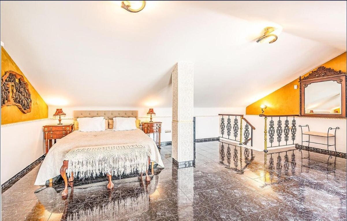Majestic Villa By The Beach Heated Private Pool & Jacuzzi Benalmadena Exterior photo